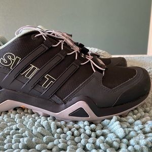 Adidas Womens Terrex R2 Gore-Tex Hiking Shoes - Size 8 - New Condition